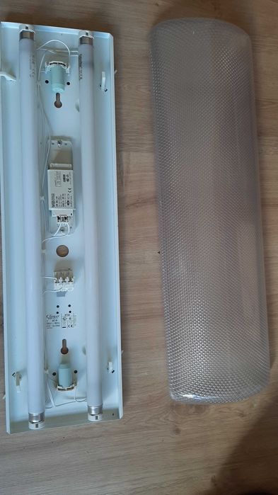 Armadura de 2 lâmpadas fluorescentes