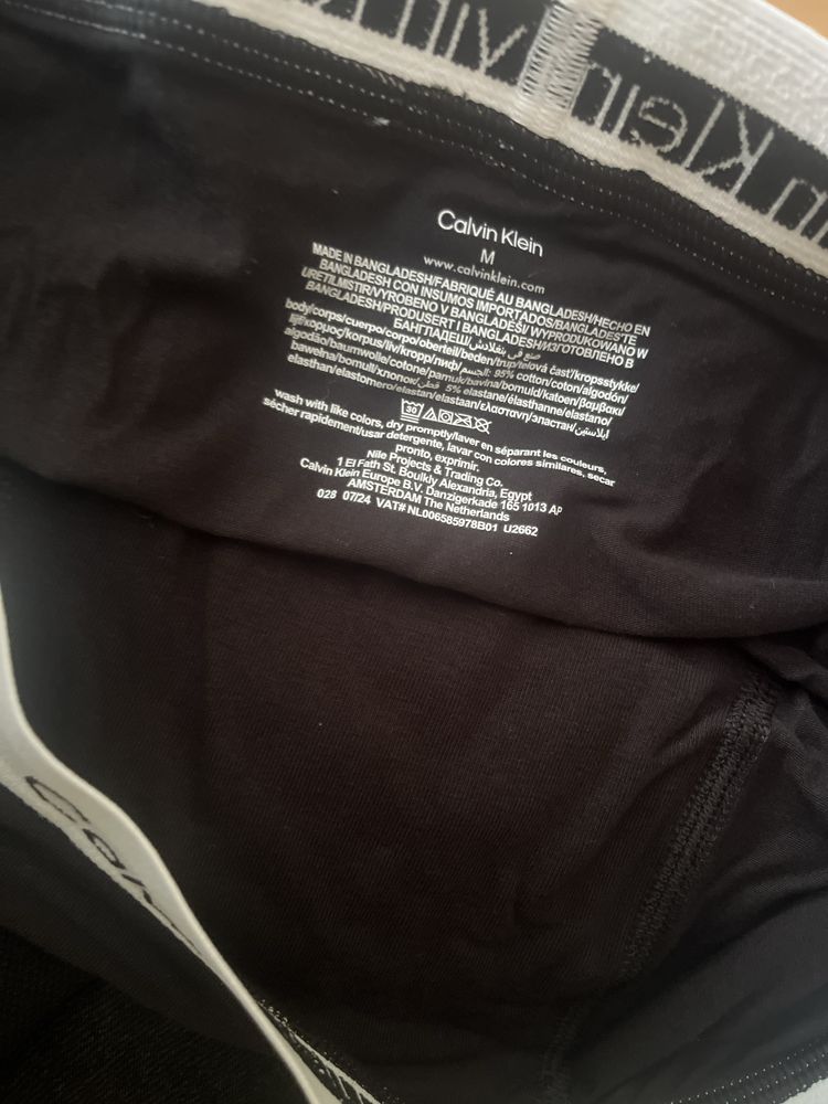 труси Calvin Klein оригінал М розмір 3шт