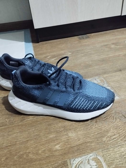 Кросовки adidas !