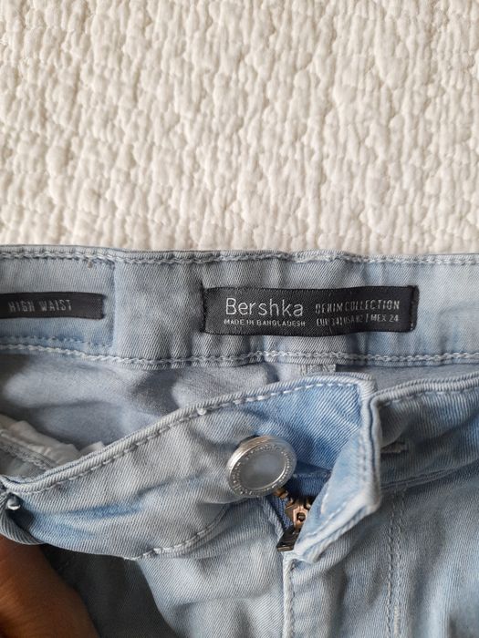 Roupa senhora em bom estado