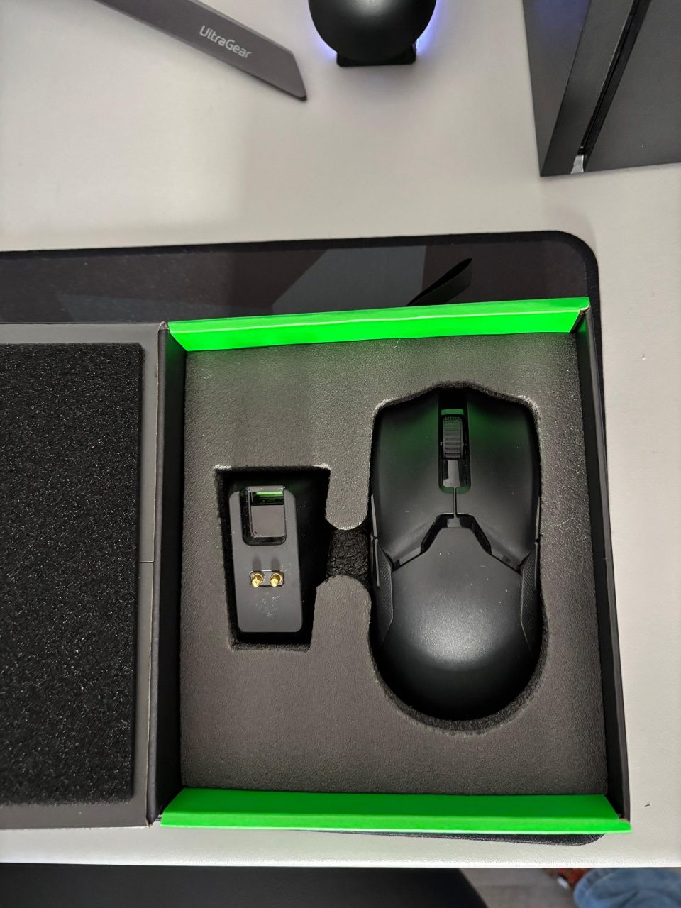Razer Viper Ultimate with charging station
