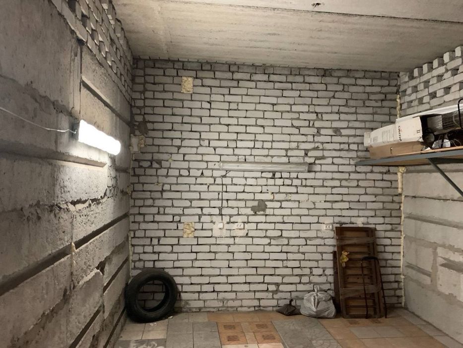 Продам гараж на 2-му поверсі гаражного кооперативу «Прогрес»