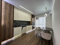 Продам стильну двокімнатну в центрі міста