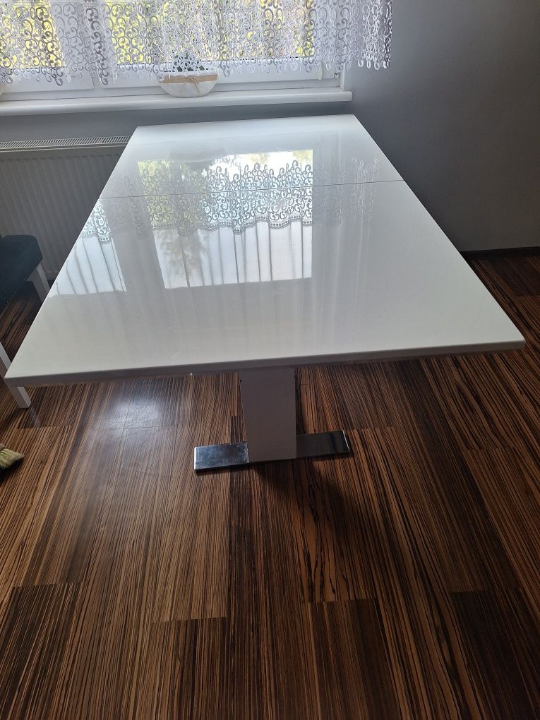 Duży stół do jadalni, salonu