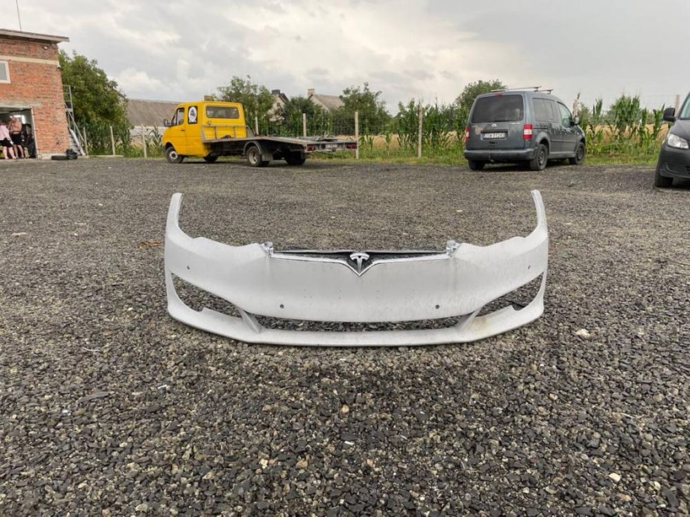 Tesla Model S - бампер передній рест дорест