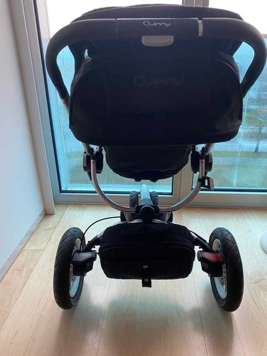 Carro de Passeio "Quinny" cor preto + Babycoq Maxi Cosi