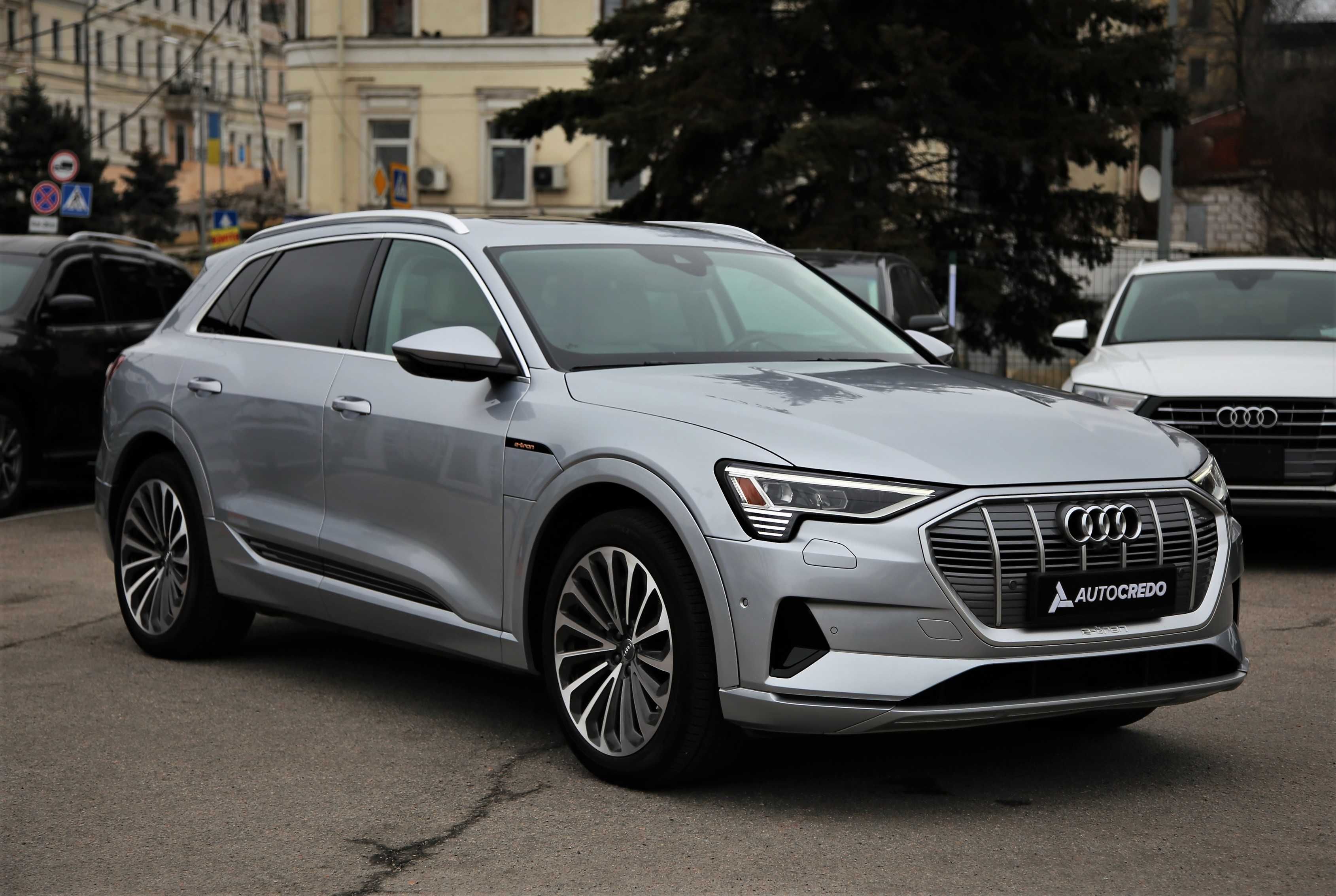 Audi E-tron Prestige  95kWh 2019 року