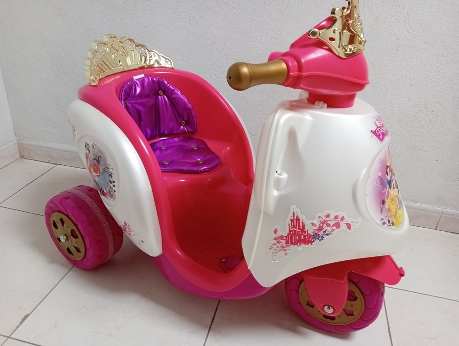 Moto elétrica Feber Princesas Disney
