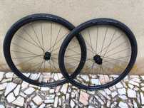 Rodas Bontrager Paradigm com pneus Schwalbe tubeless