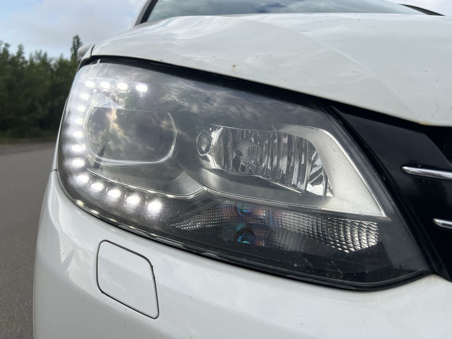 Фара ліва фара права лед ксенон led vw touran фольксваген туран тауран