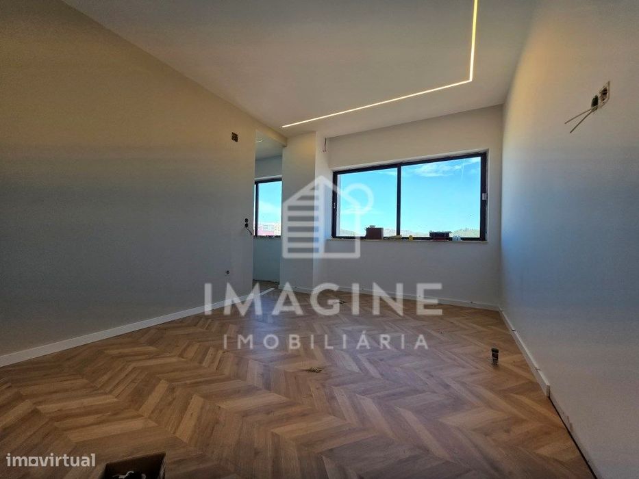 Apartamento T3 totalmente renovado- Centro da Cidade com Vista Rio