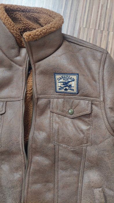 Nowa kurtka pilotka w kolorze brązowym z imitacji zamszu i kożuszkiem