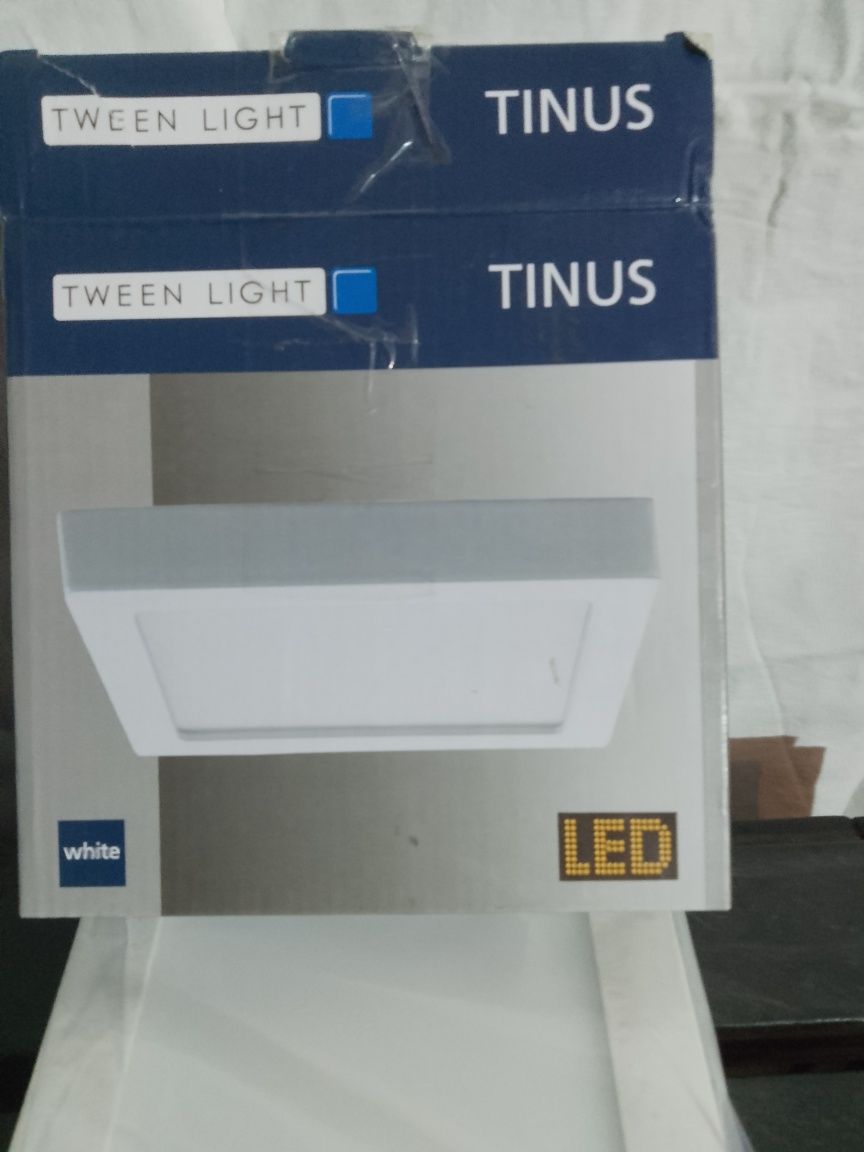 Lampy różnego rodzaju.