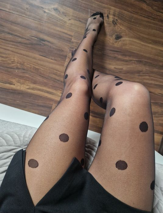 Czarne rajstopy w kropki, nowe, S, M, idealne na każdą okazję