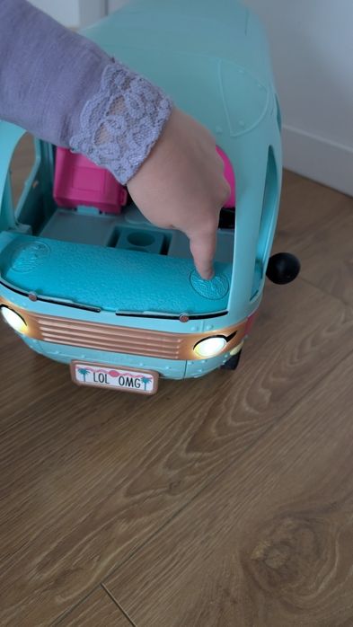 Duży kamper LOL z basenem