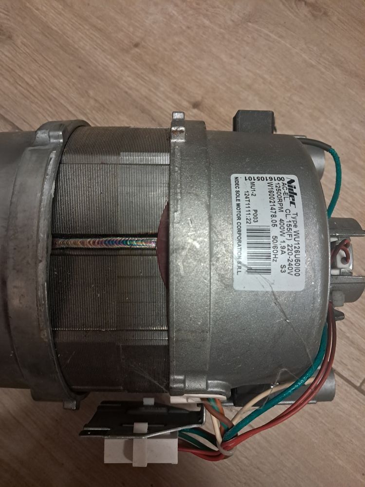 silnik WU126U50I00 do pralki Indesit IWSE 61053 BC ECO PL.