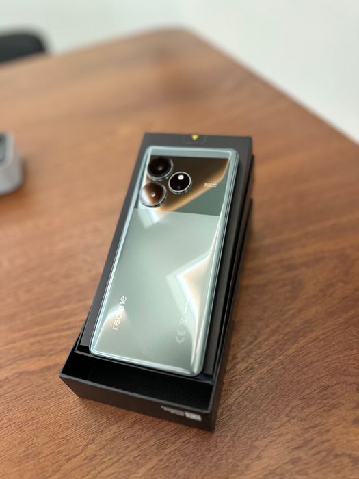 Новий Realme Gt 6 8/256Gb Global NFC