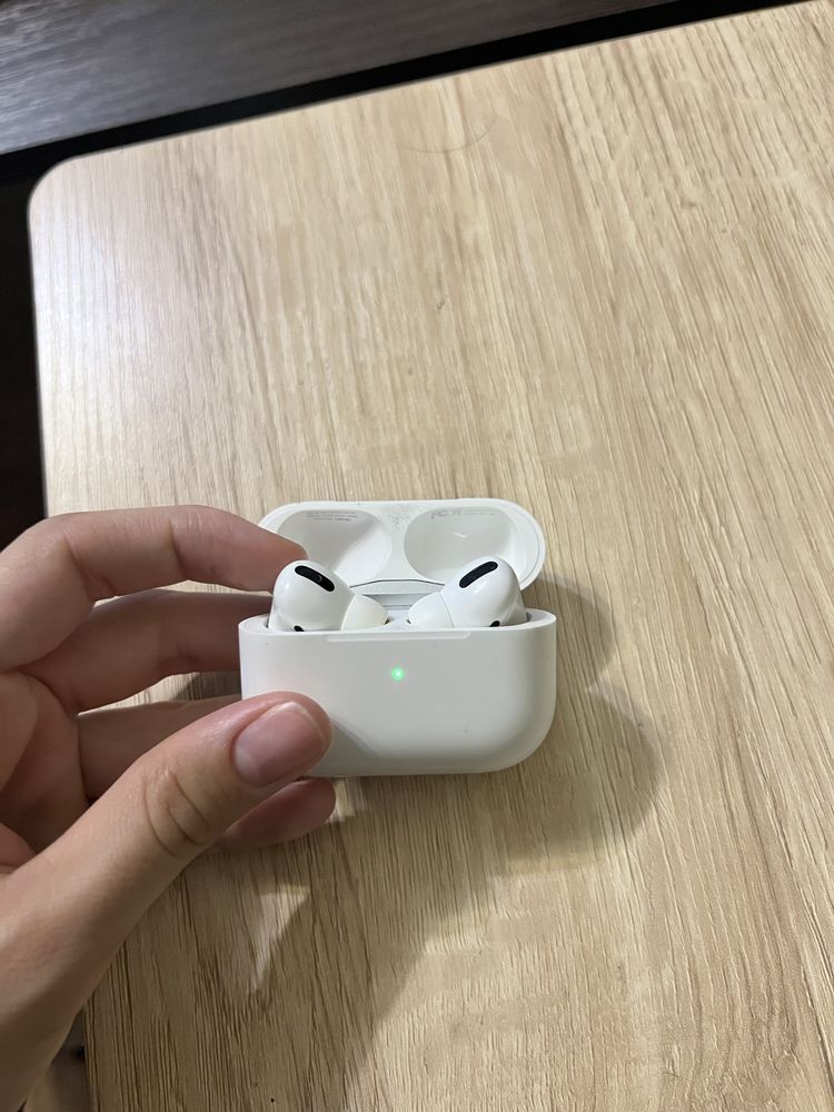 Оригінальні Air pods pro