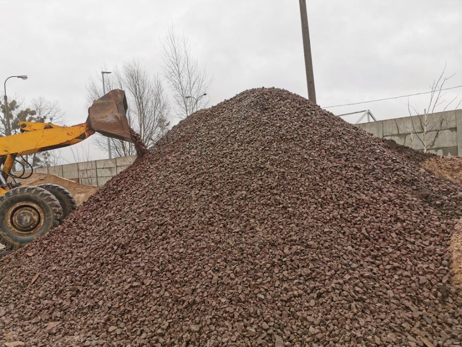 Piasek, żwir, ziemia uprawna, pospółka z dostawą do 25 ton