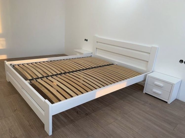 Стильне деревʼяне ліжко, розміром 140/200