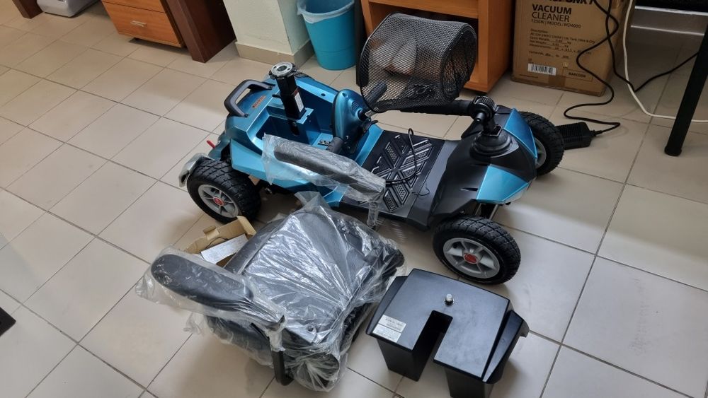 Scooter eléctrica de mobilidade reduzida, nova nunca usada!