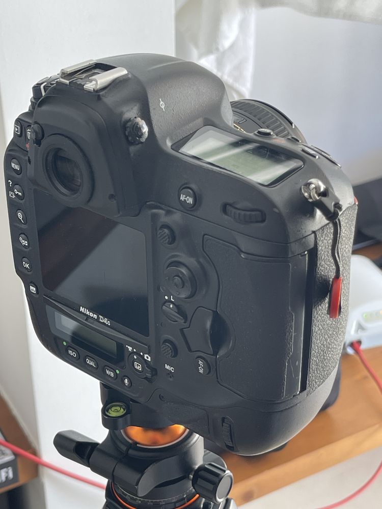 Nikon D4S (230k disparos) + Nikkor AF-S 50mm f1.4