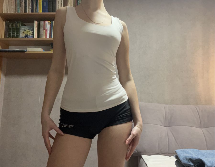 Топ довгий білий з вирізом