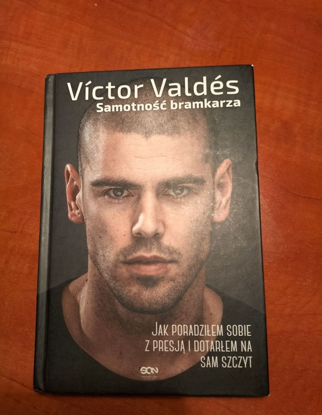 Książka " Victor Valdés samotność bramkarza"