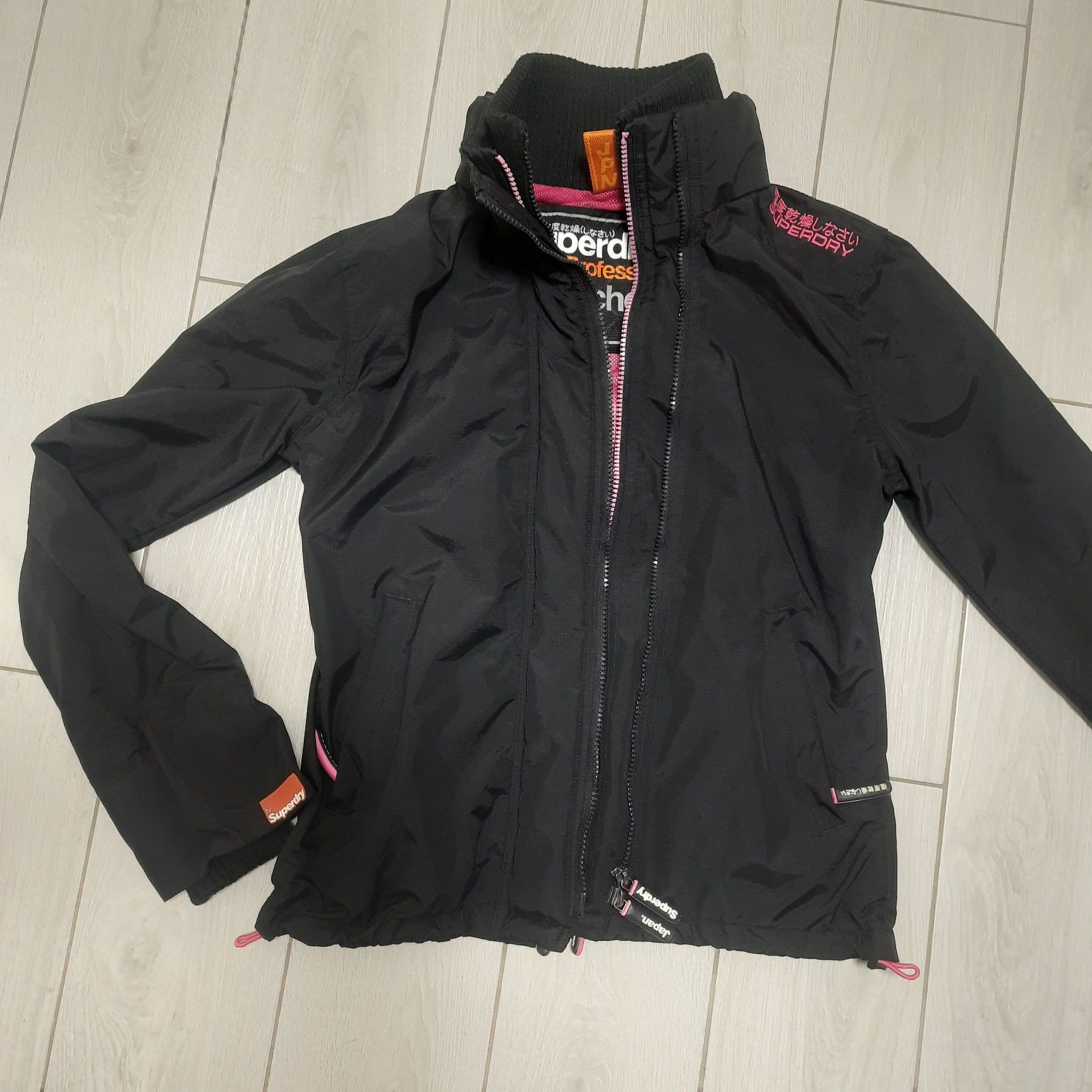 Куртка Superdry m