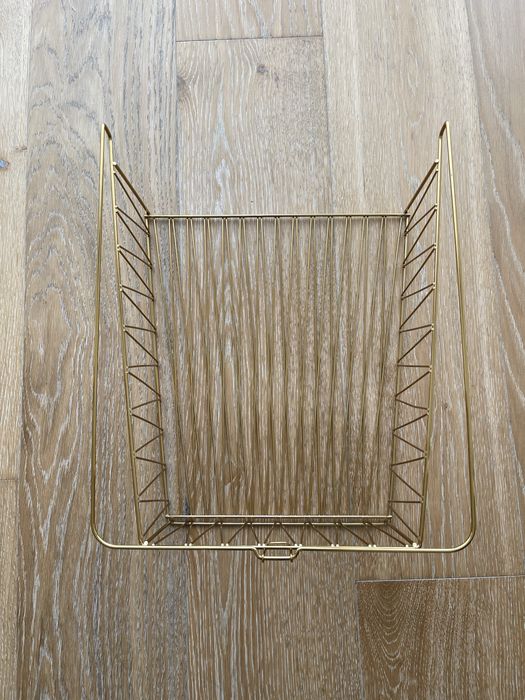 Cesta suspensa dourada IKEA