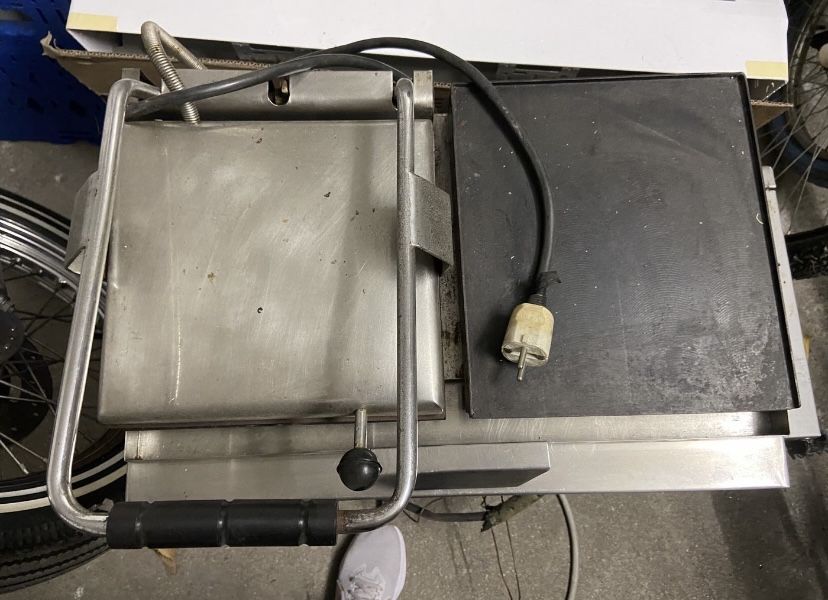 Prensa com placa/ chapa