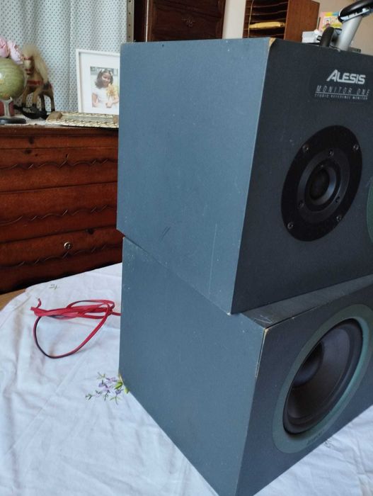 Alesis Monitor One e RA100