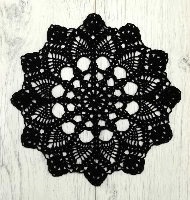 Serwetka szydełkowa 28cm czarna (S101)