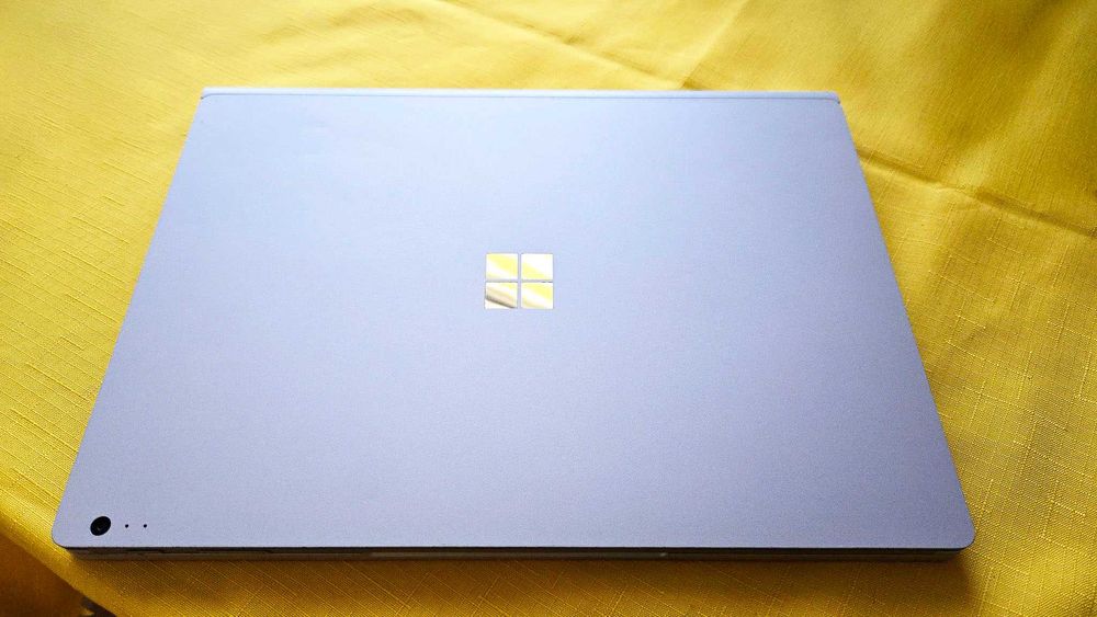 MS Surface Book 2, i7 | 16 GB RAM | SSD 512 GB | GTX 1050 (dedykowana)