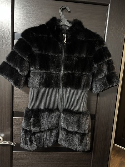 Продам жилет с норки ,парку с мехом песца