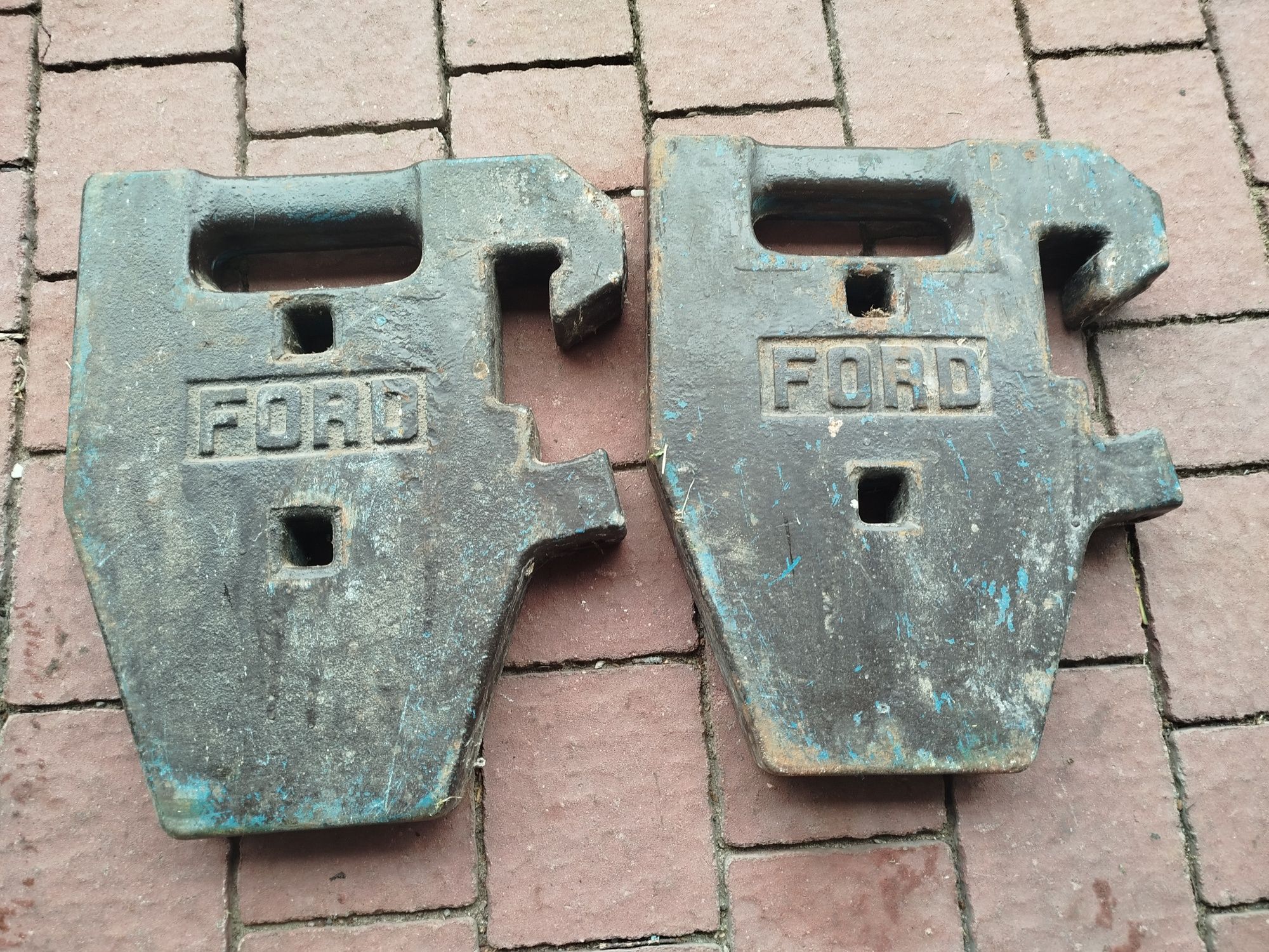 Obciążniki do ciągnika traktora FORD 2x 30 Kg