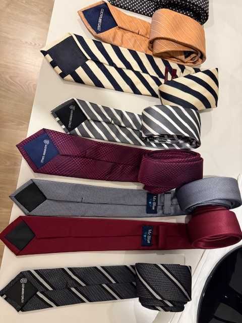 Gravatas de marca em ótimo estado