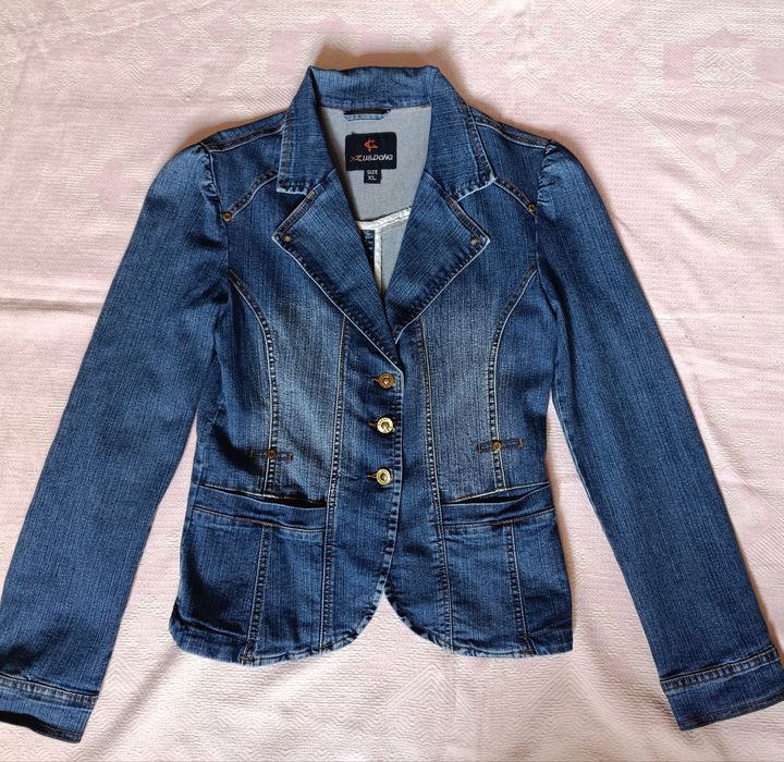 Жіночий гарний жакет