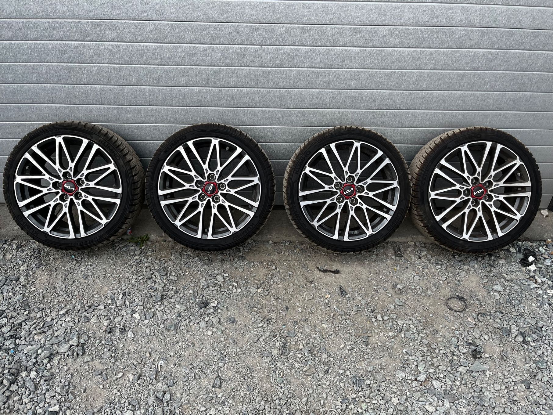 Koła felgi aluminiowe opony zimowe Kia ProCeed III Lift 2022r GT
