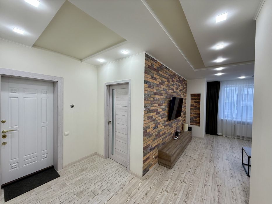 Двухкомнатная квартира с хорошим ремонтом в мкр.Северный.