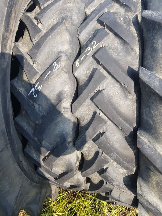 Opona 8-32 8R32 super stan