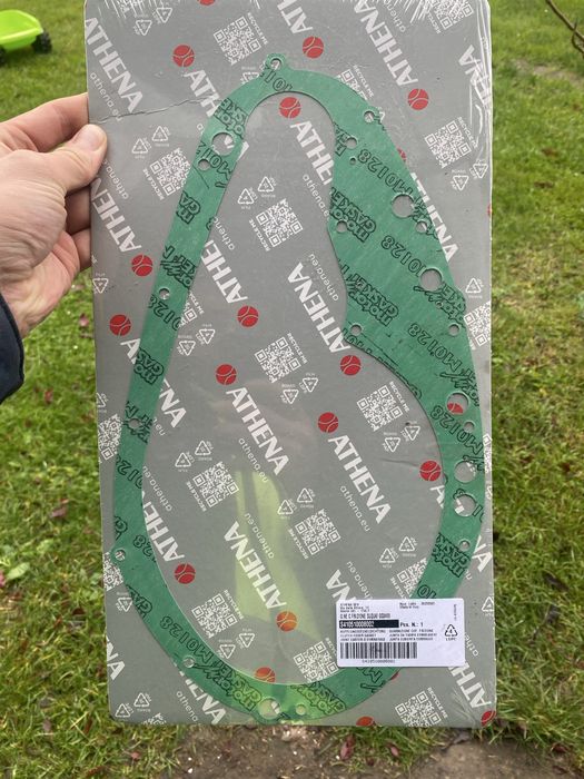 Dekiel pokrywa osłona sprzęgła + uszczelka Suzuki GS 500