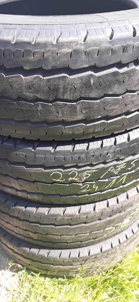 225/75R16C Continental