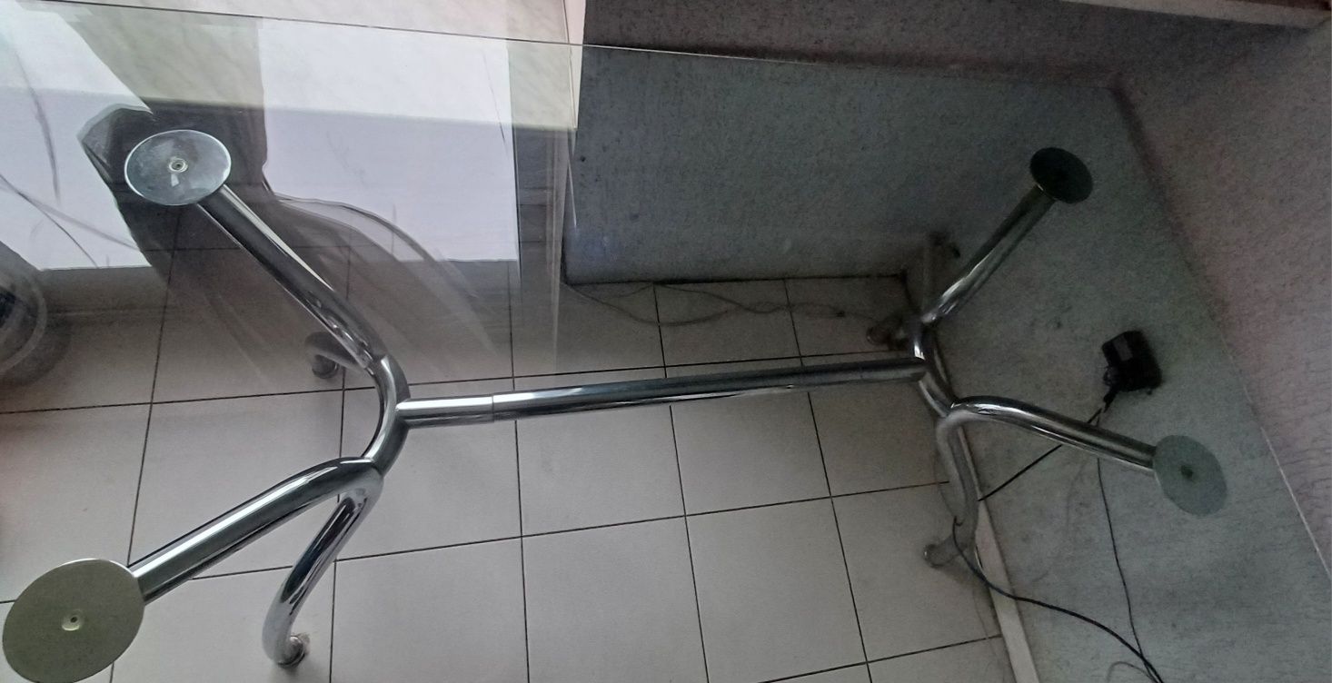Стол стеклянный  большой