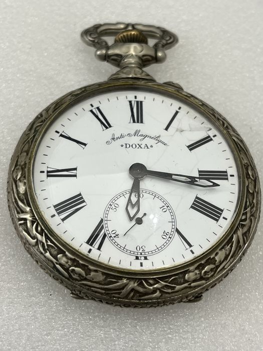 Часы карманные механические швейцарские Doxa