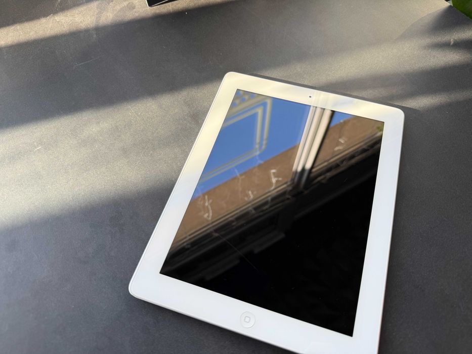 Tablet Apple iPad 4 gen. 16 GB WIFI bat- 82% + GW 3 msc