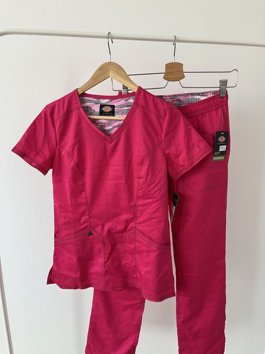 Różowa odzież medyczna