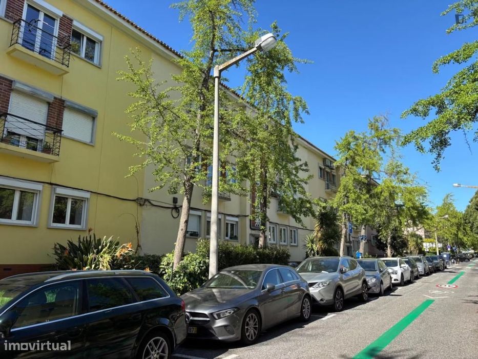 Quarto - localizado em Alvalade Lisbon