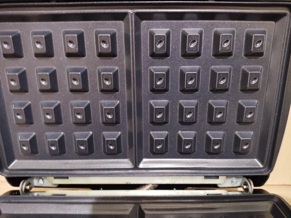 Сендвичница вафельница и гриль