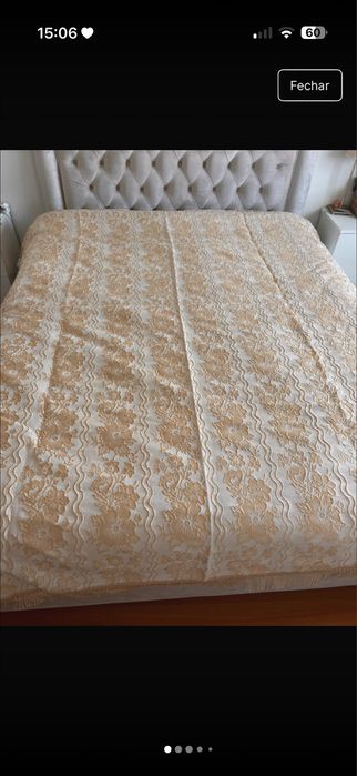 Colcha cama bordada dourada